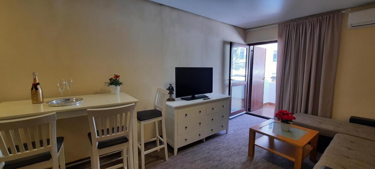 Ambassador Apartments Petrovac Εξωτερικό φωτογραφία