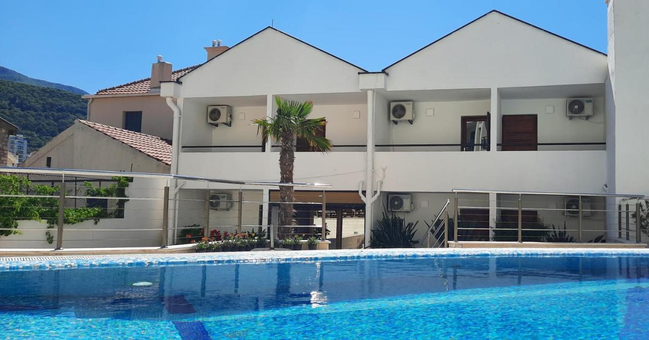 Ambassador Apartments Petrovac Εξωτερικό φωτογραφία