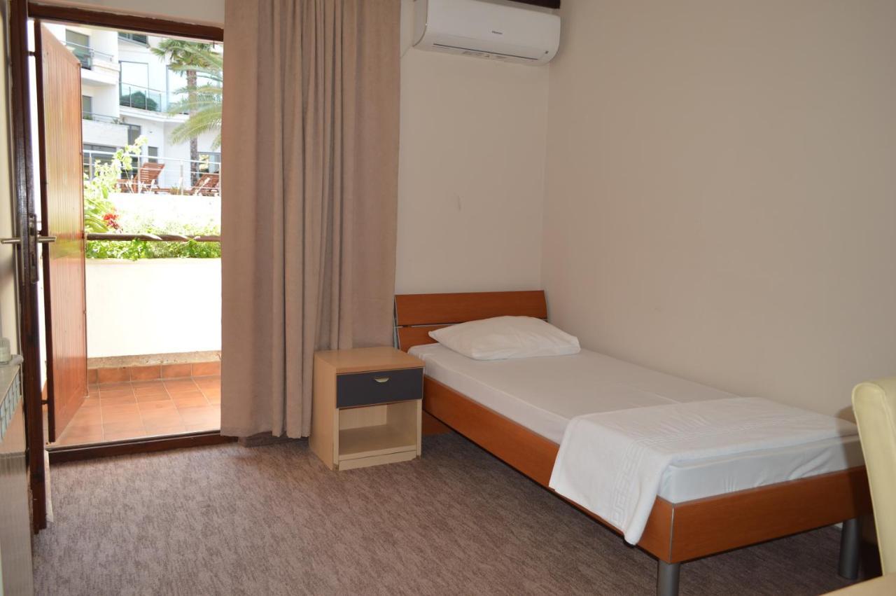 Ambassador Apartments Petrovac Εξωτερικό φωτογραφία
