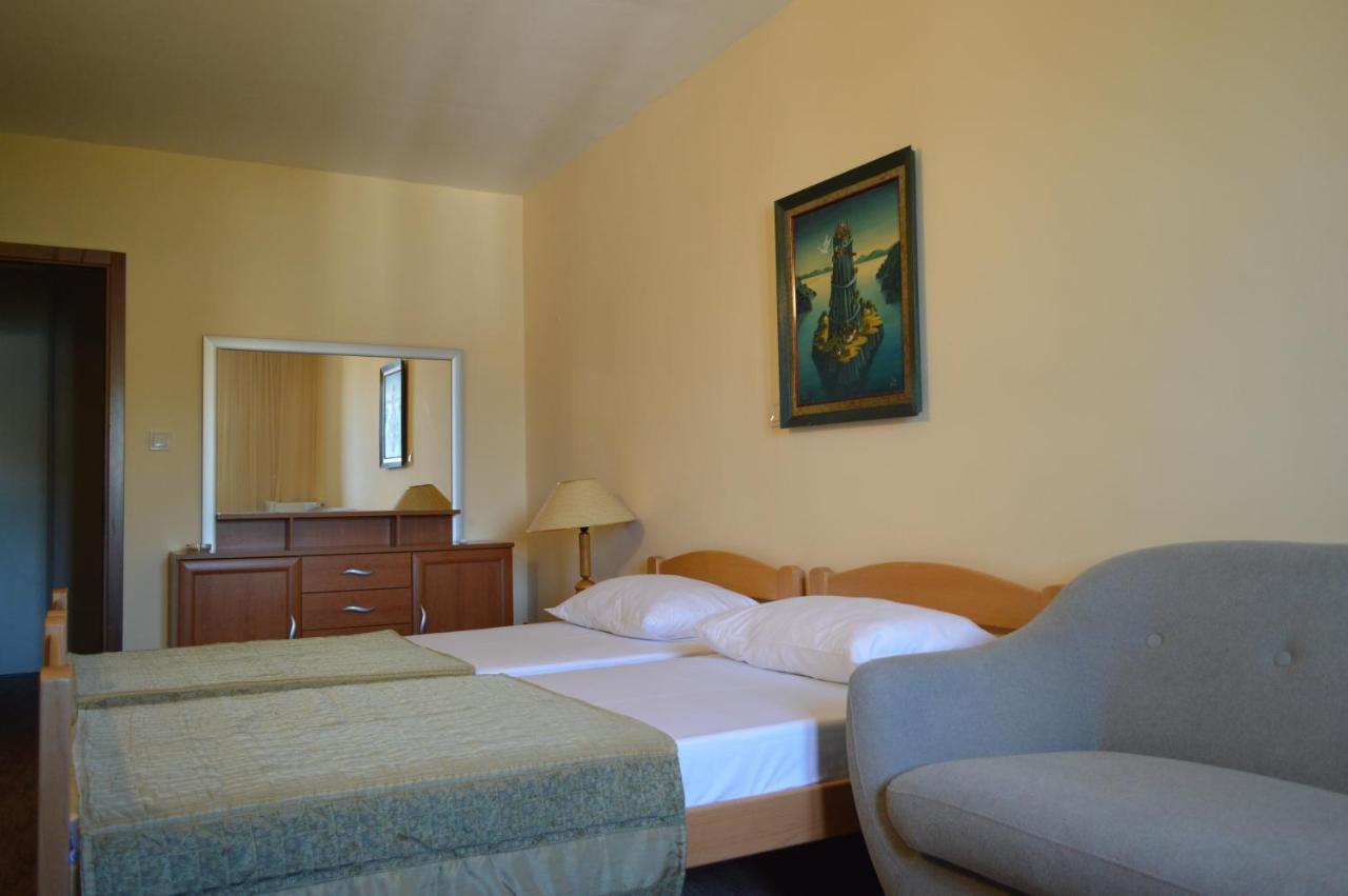 Ambassador Apartments Petrovac Εξωτερικό φωτογραφία